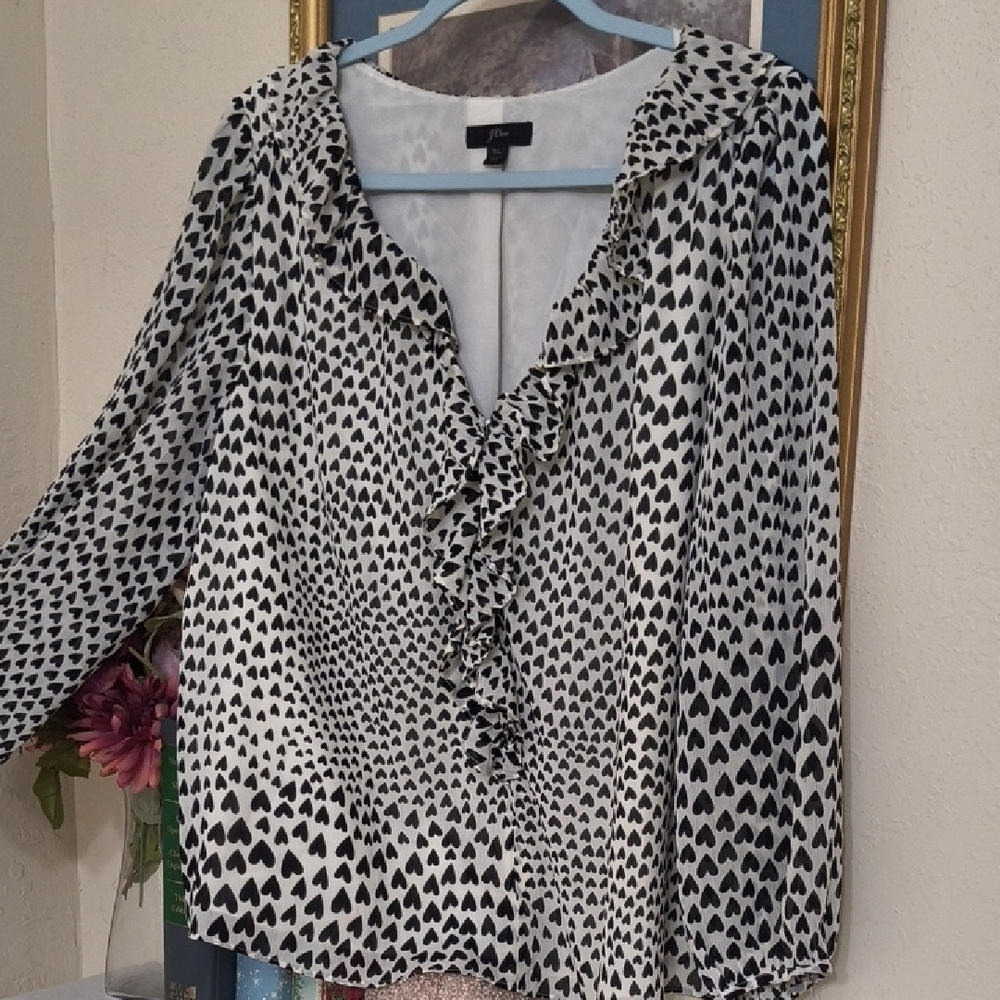 Apt. 9 Monochrome Heart Print Blouse - Picture 4 of 13